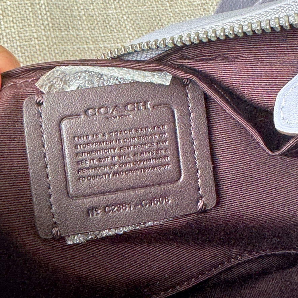 Coach Teri crossbody Bag puffy and quilted lilac leather - Picture 10 of 17